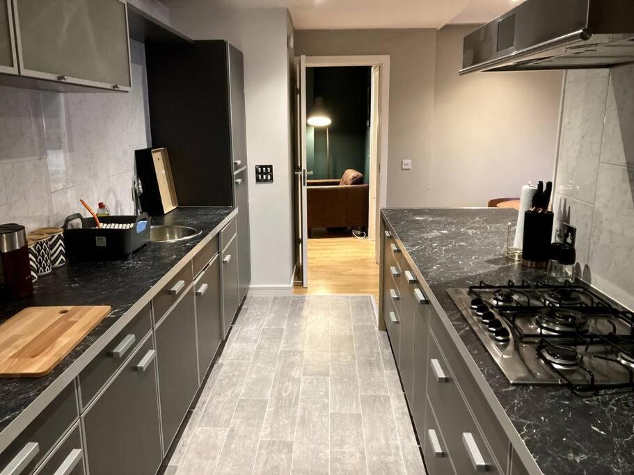 Stylish 2 Bed Accessible Flat Perfect Location Apartment Glasgow Luaran gambar