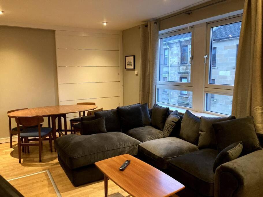Stylish 2 Bed Accessible Flat Perfect Location Apartment Glasgow Luaran gambar